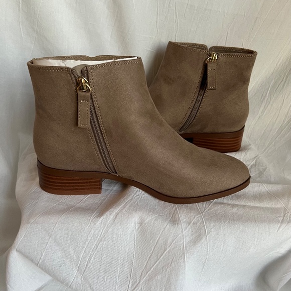 BRAND NEW In Box Size 6.5M J.Crew Grey Flat Ankle Boots Sueded Side Zip BT276 - Picture 5 of 11